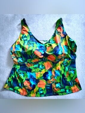 Swim 365 Size 34W Orange, Blue, Green Adjustable Strap Tankini Top Shelf Bra